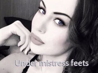 Under_mistress_feets